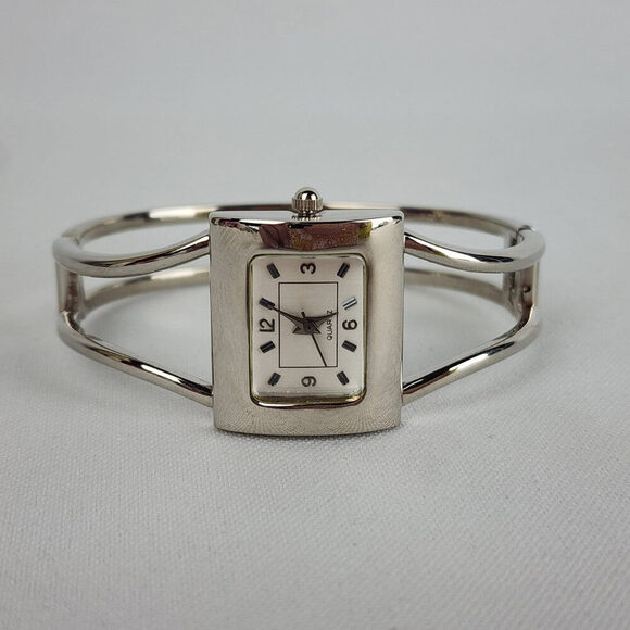 Silver Quartz Hinge Watch - Picture 2 of 9